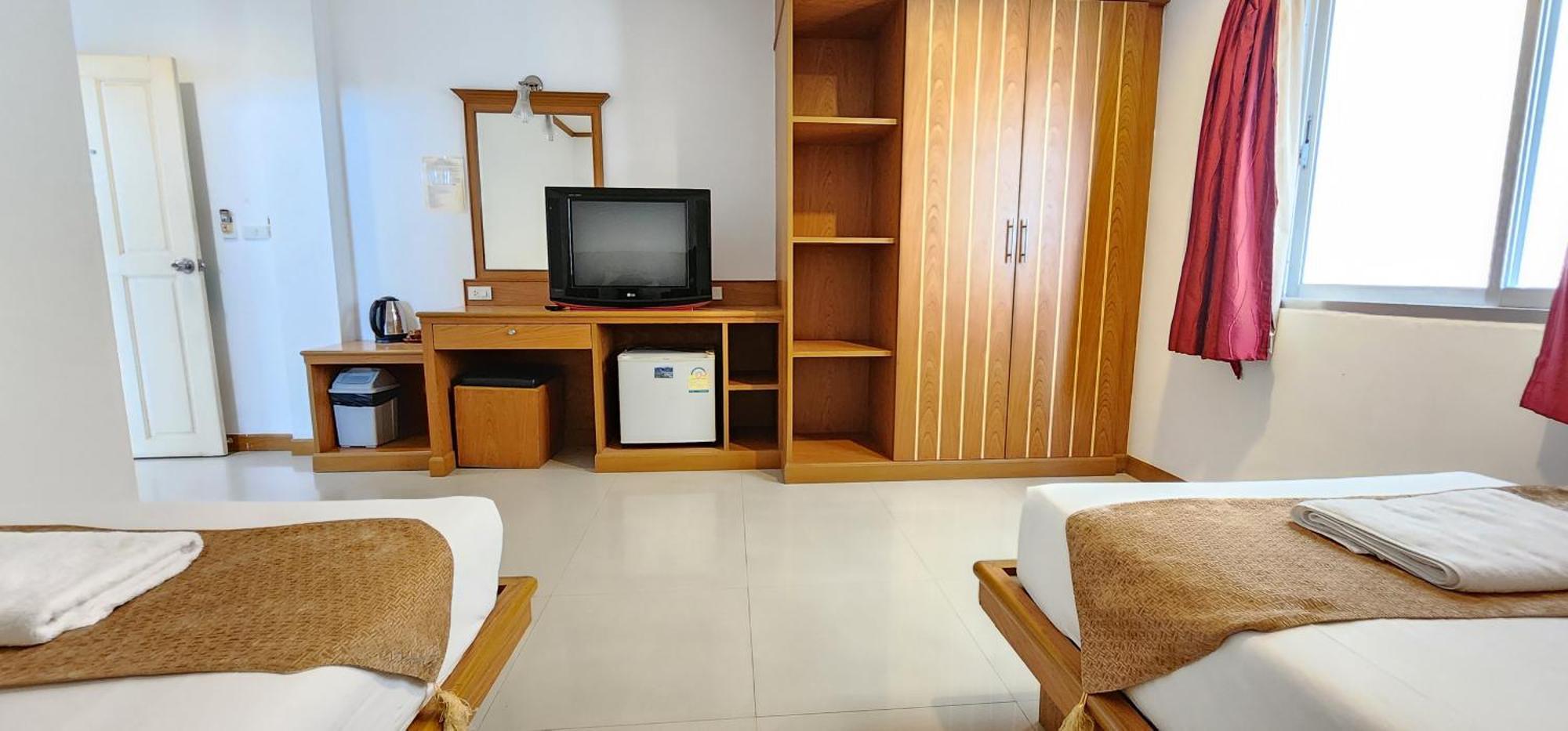 Hotel Eden Park Patong Exterior foto